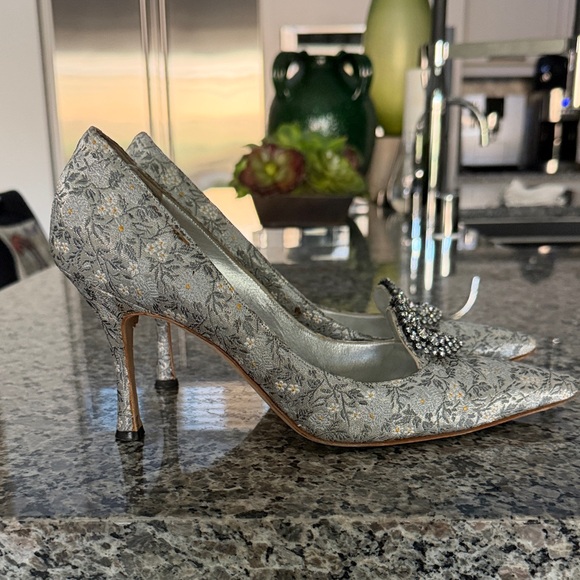 Manolo Blahnik Silver Floral Embellished Heels - Picture 2 of 4